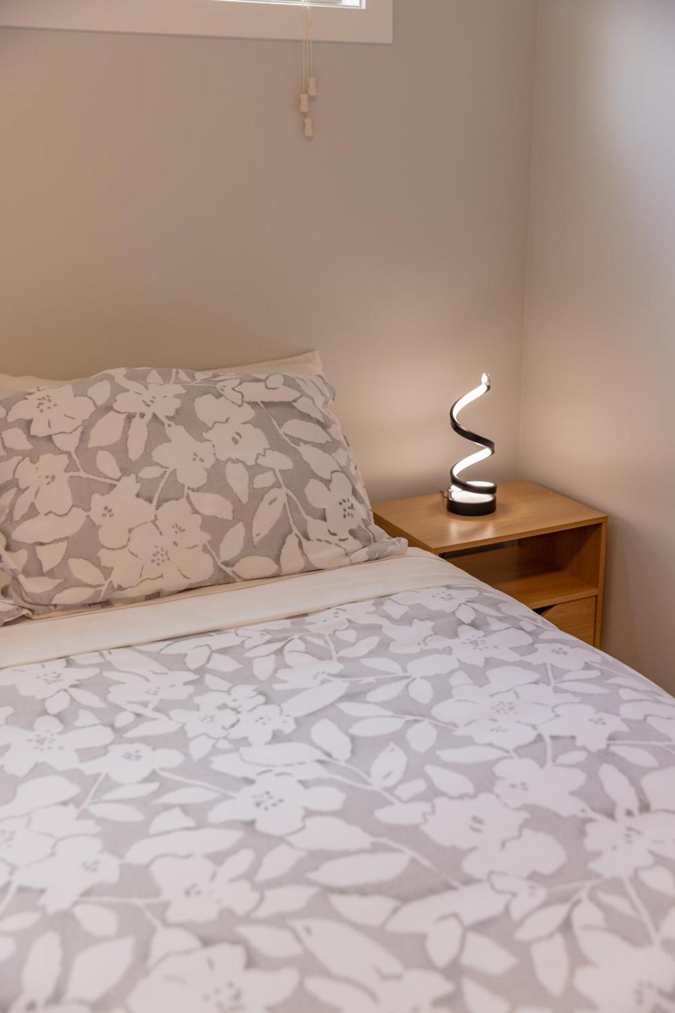Back Garden Flat With Free On Street Parking And Fiber Wifi - 15 Mins To Ferry, Stadium, Cbd Wellington Luaran gambar